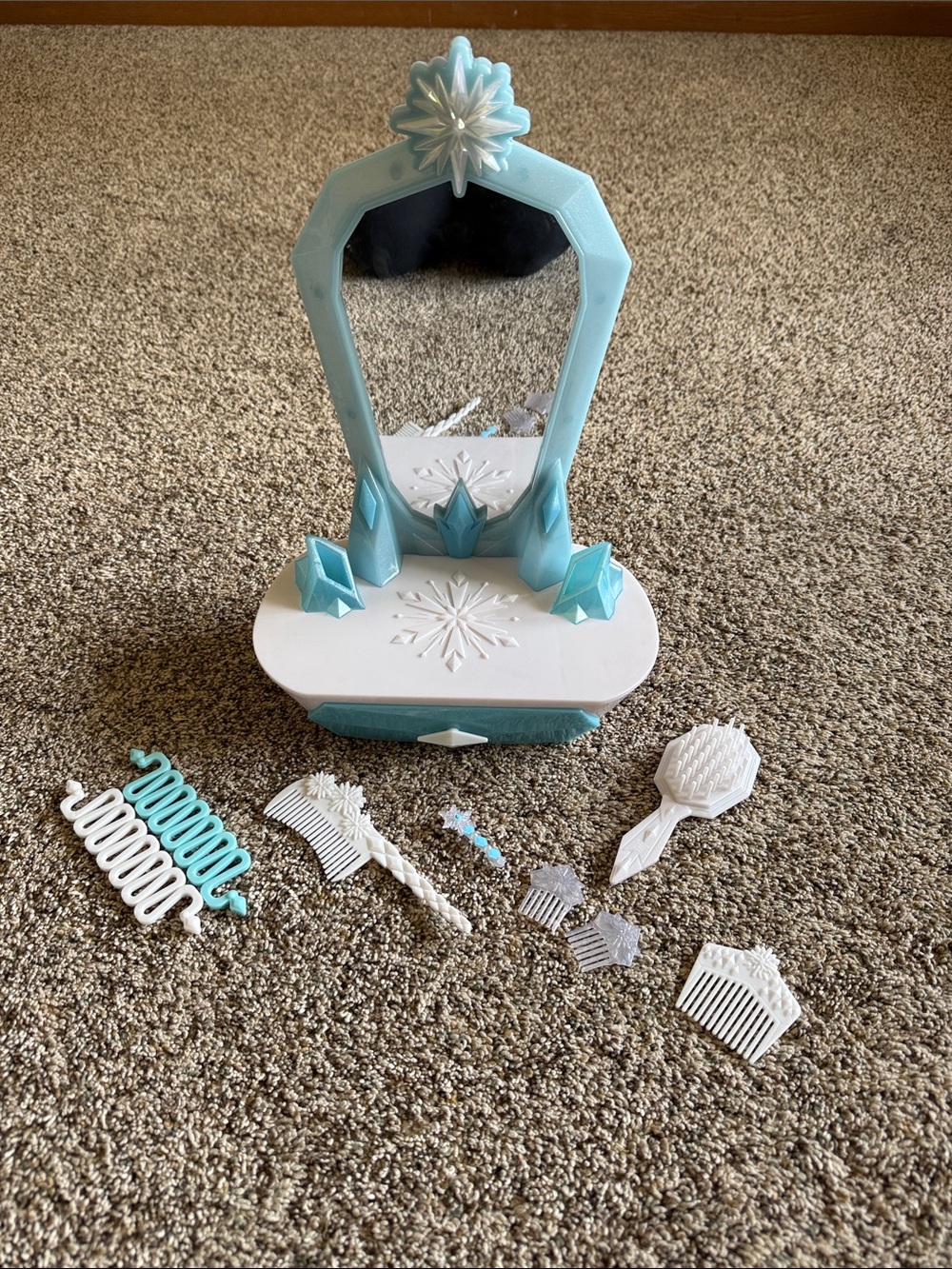 Frozen Ice Crystal Play Vanity Set for Kids – Light Blue & White